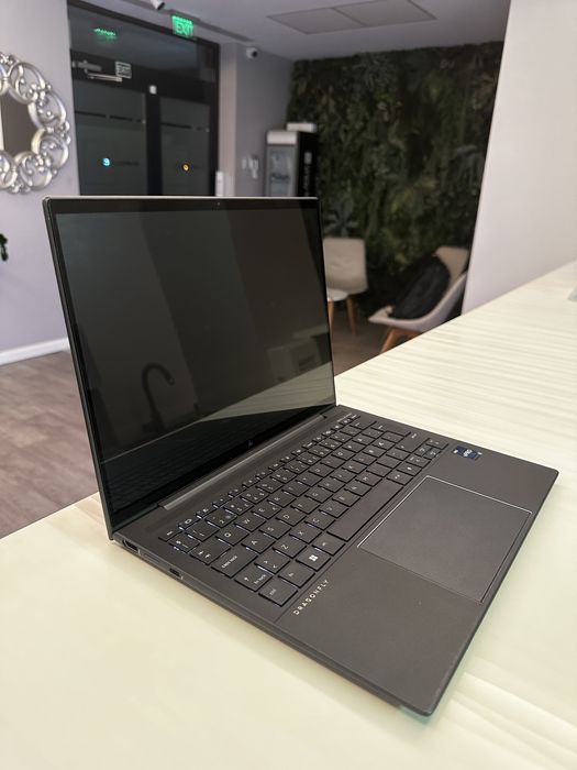 Laptop HP Elite Dragonfly G3 cu procesor Intel Core i7-1265U