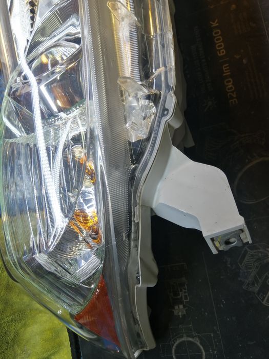 Фара тойота хайландер оригинал