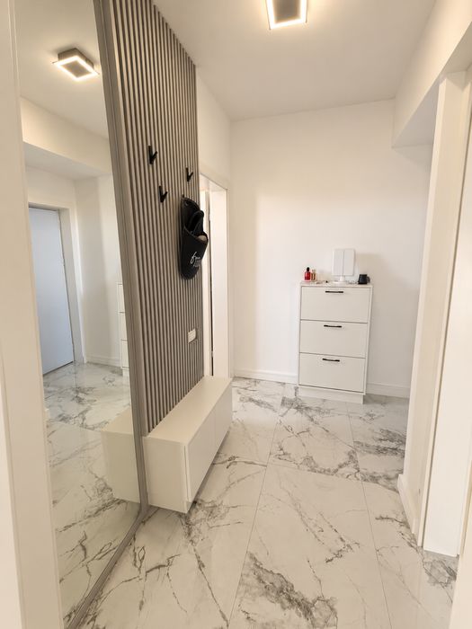 * Regim hotelier  * Apartament premium * Trattoria 50m * Mega Image * Cafenea 100m