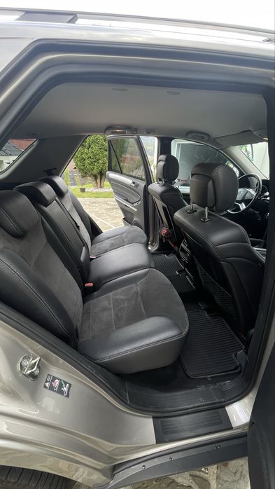 Mercedes-Benz ML 320 CDI V6 – 2009 – 229.000 km