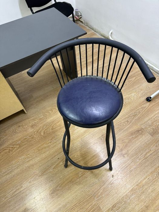 Бареи стул 2еу 1реуі 5000 тг