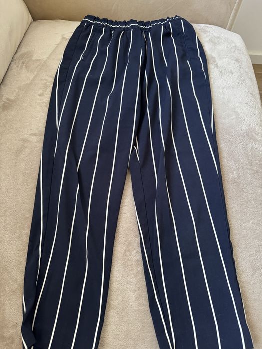 Pantaloni dama.