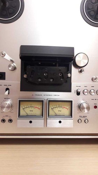 Magnetofon Akai Gx 630 D impecabil.