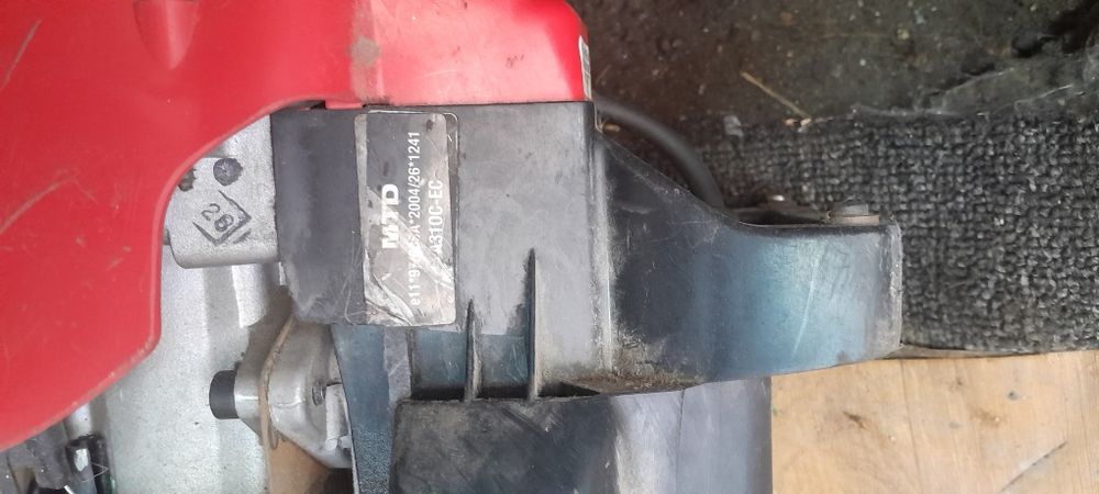 Продам ручную газонокасилку