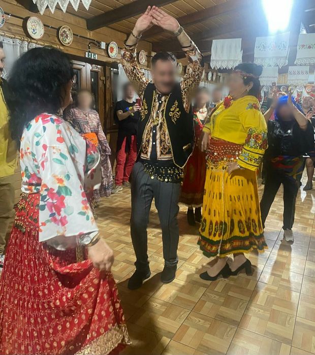 Costume țigănești pentru evenimente