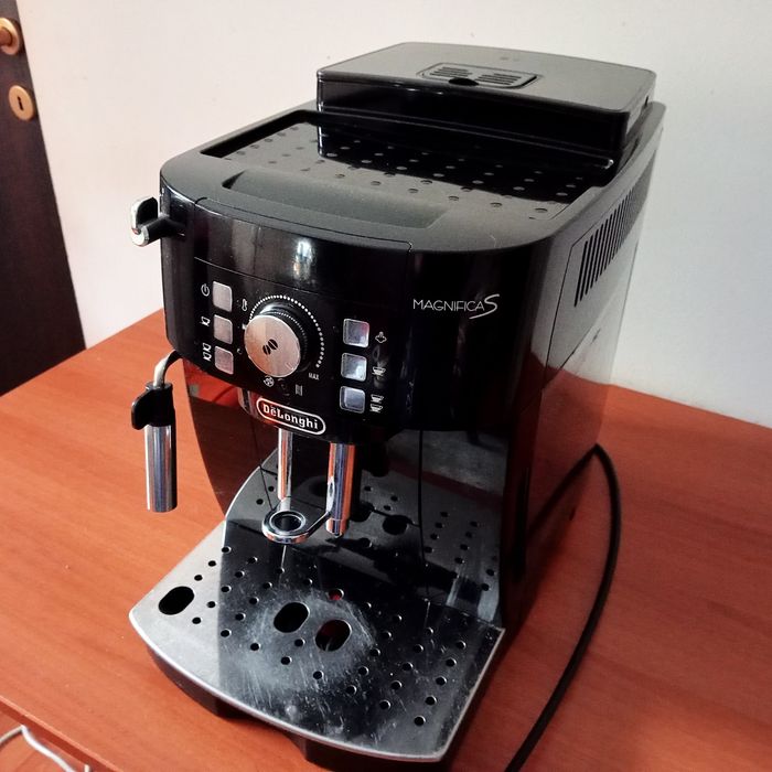 Cafetieră DeLonghi magnifica S