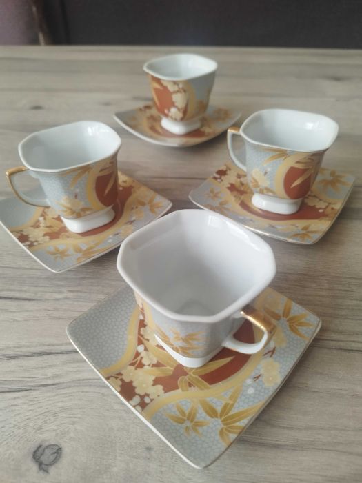 Кофейные пары с золотым напылением.