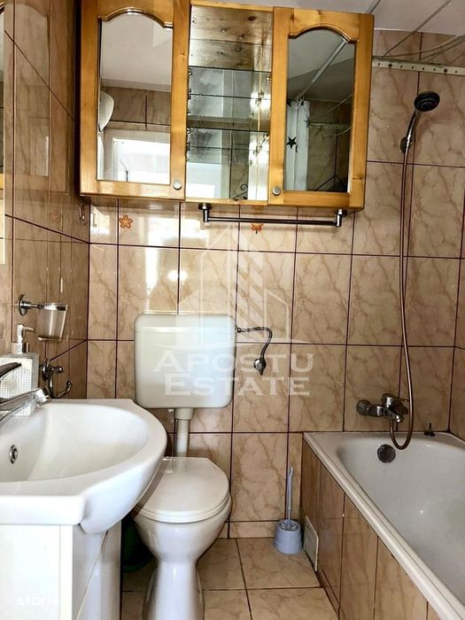 Apartament cu 3 camere de vanzare,  zona Girocului, Timisoara