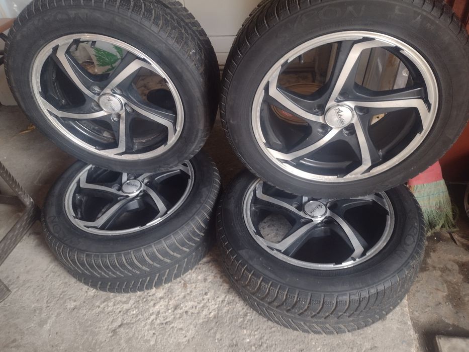 Комплект джанти със гуми