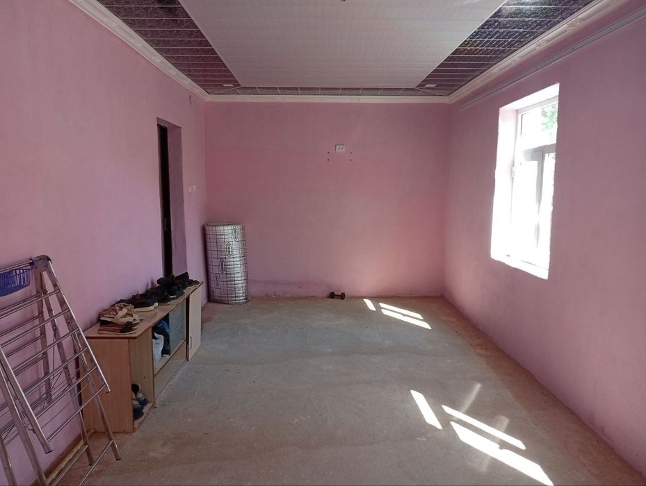 Srachni hovli sotiladi