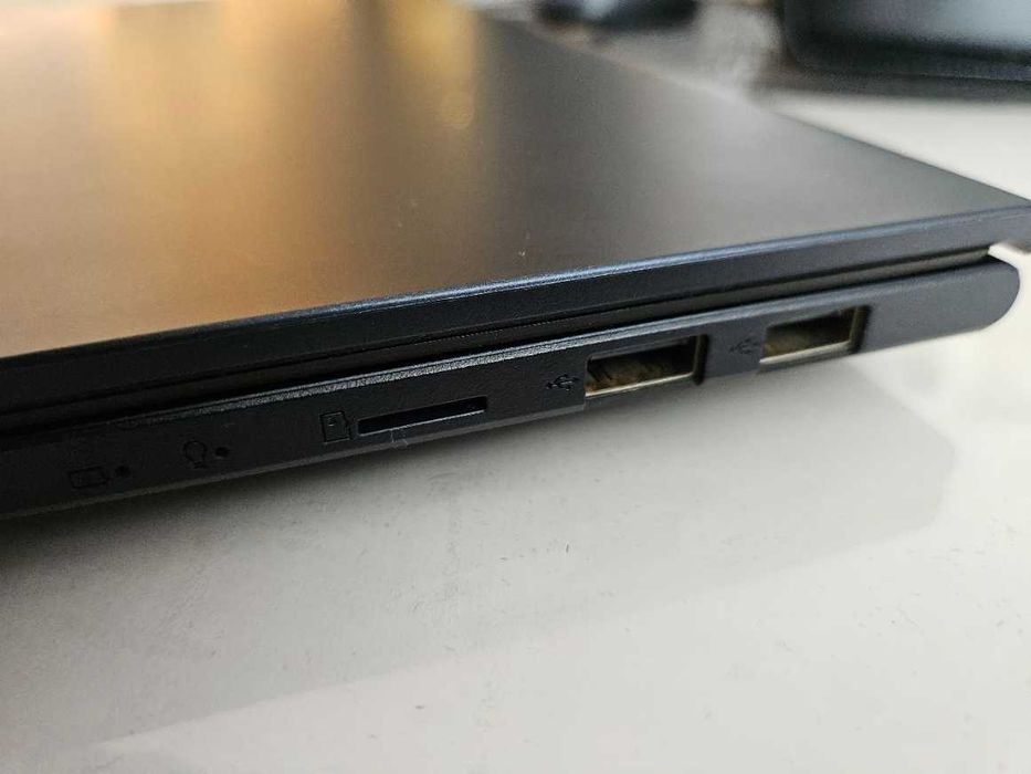 Лаптоп Asus VivoBook M412IA – EB370 • Отлично състояние