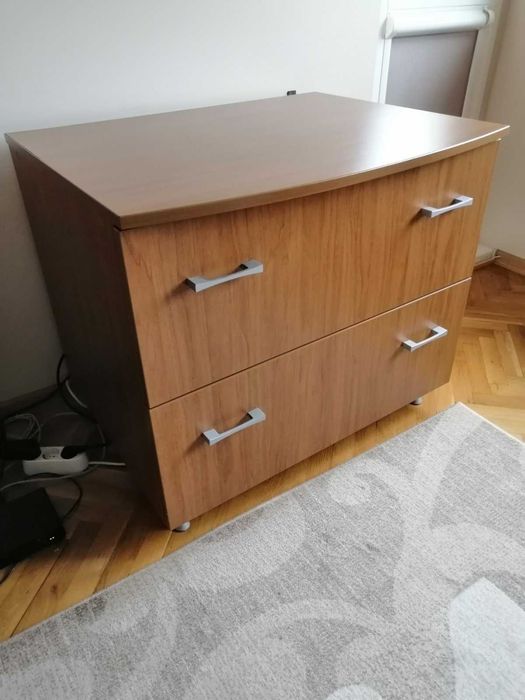 Гардероб със секция и ракла