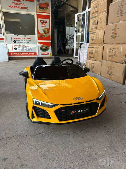 Bolalar moshinasi Audi r8