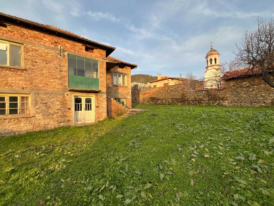 Продава се Къща в Шипка - 140 кв.м за 765 €/кв.м - Снимка #1