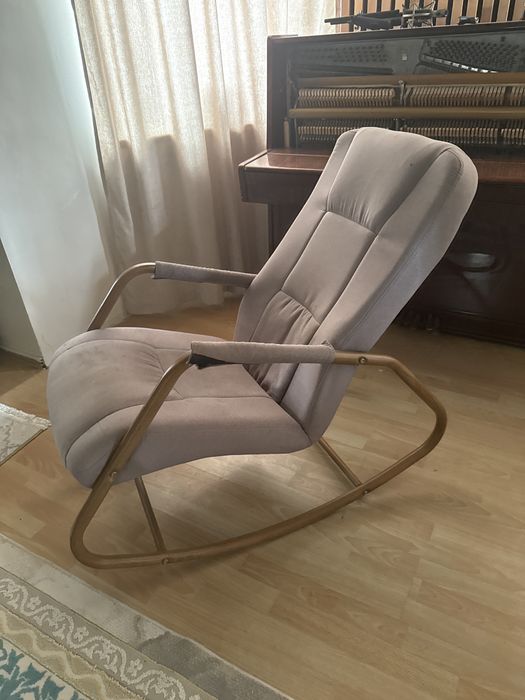 Продам Кресло качалку срочно