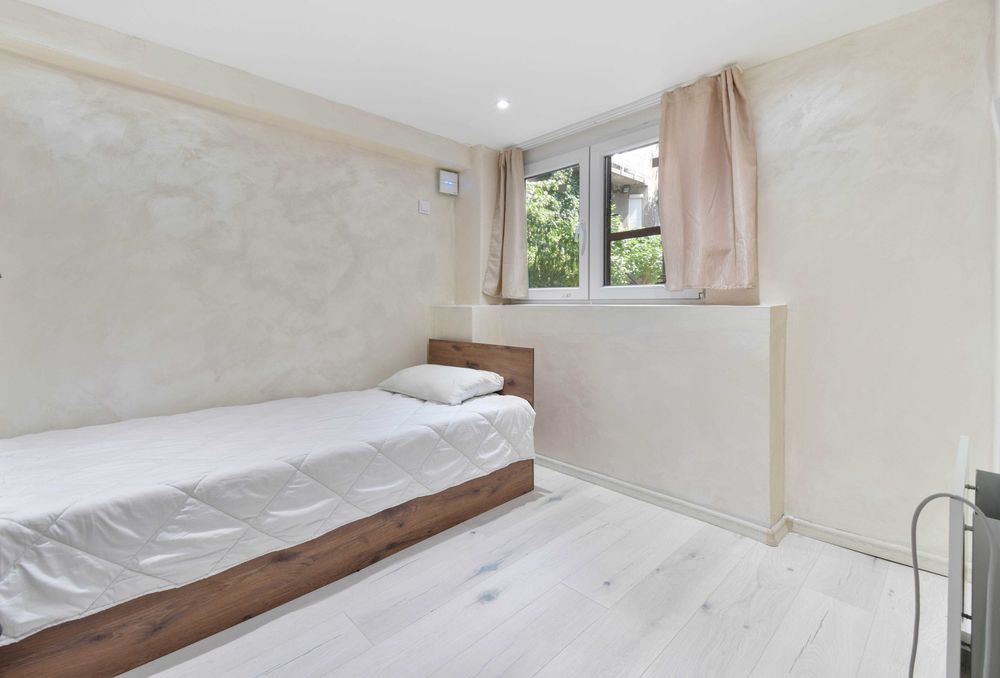 Дава се под наем Многостаен апартамент в София, Център - 120 кв.м за 995 € - Снимка #9