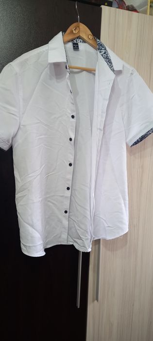 Cămașă de bărbați.
