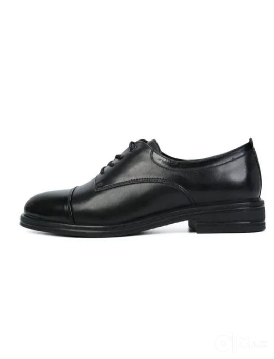Кожаные туфли 41 размера Pierre Cardin