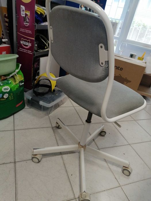 Стол въртящ се за офис и кабинет