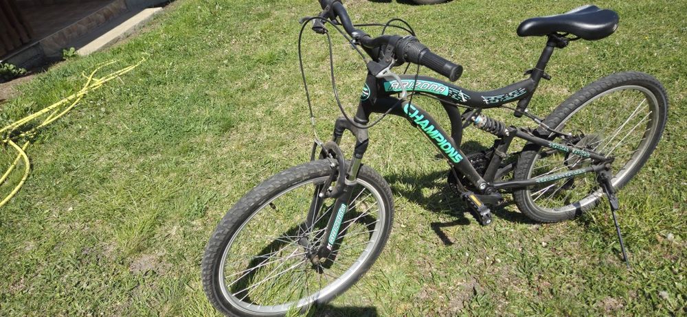 Vând bicicleta Champions