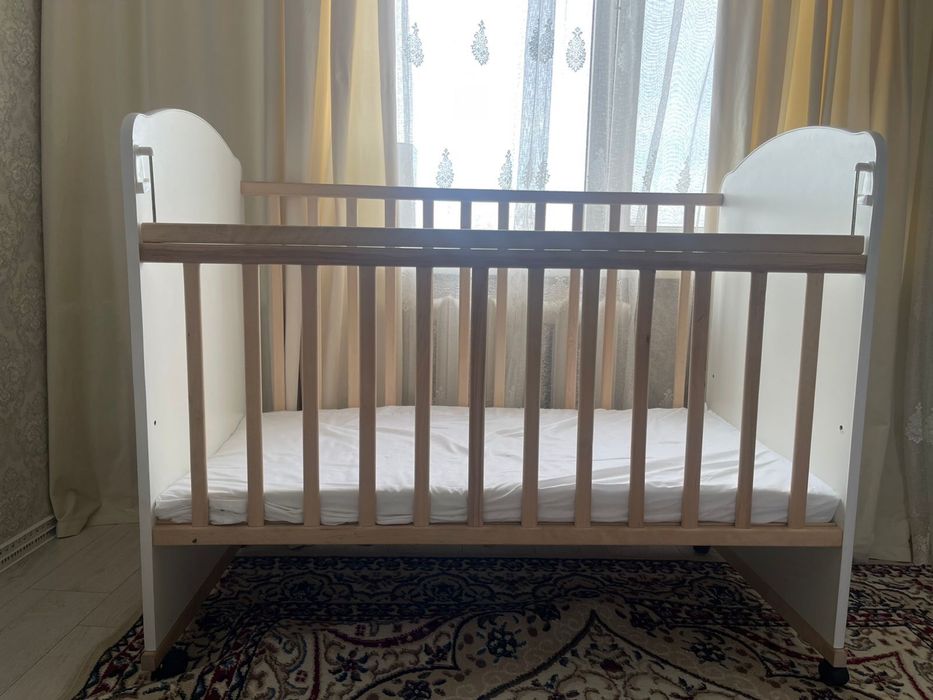 Кровать детская качаетсч