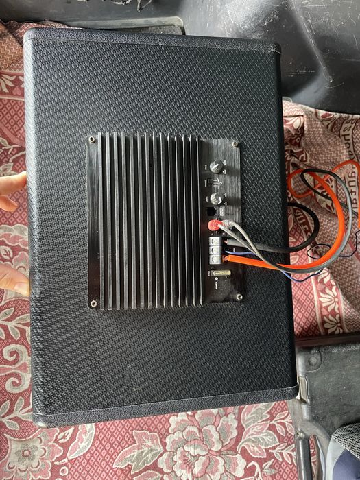 Сабвуфер почти новый