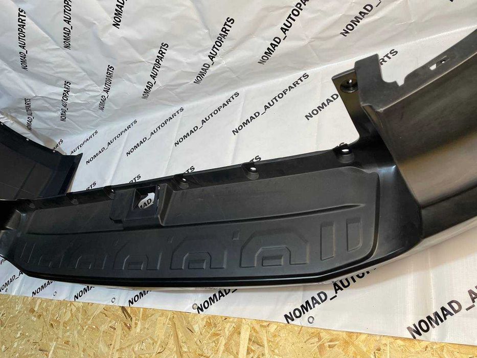 Бампер задний на 4Runner 14-22 год