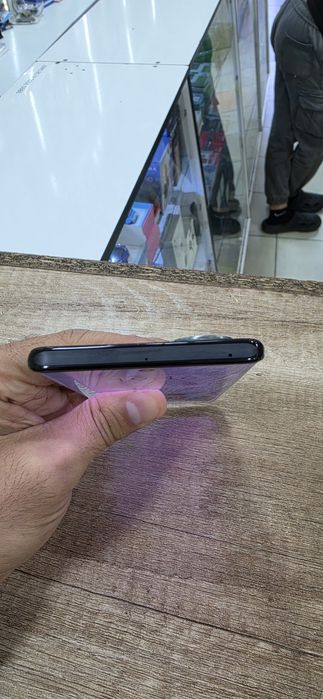 Продам Honor 50  6+2/128gb black