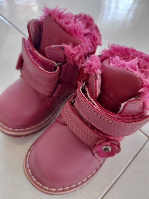 Детски обувки номер 20 за момиче