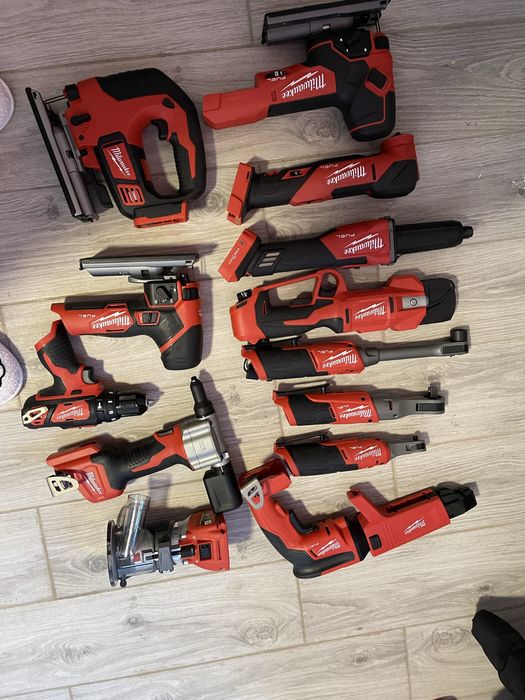 Vand scule milwaukee noii