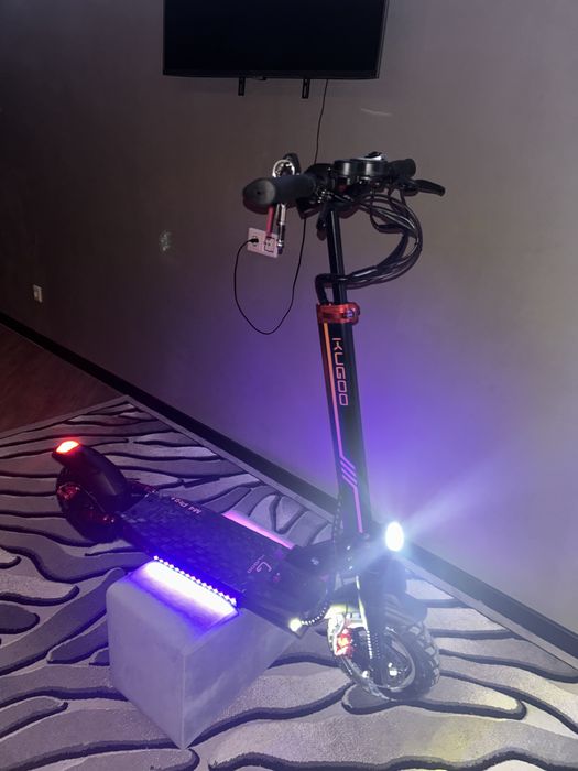 Продаю KUGO M4 PRO +