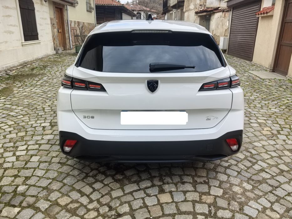 Peugeot 308 sw 2022Г.1.5HDI 131kc EAT8