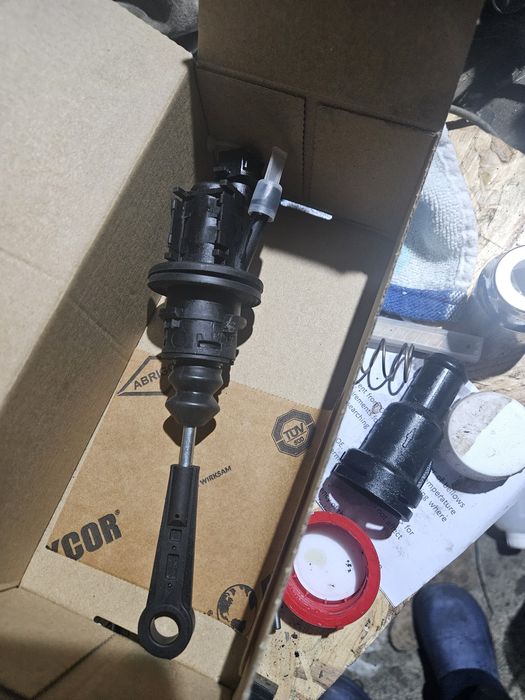 Vand pompa cantrala.ambreiaj