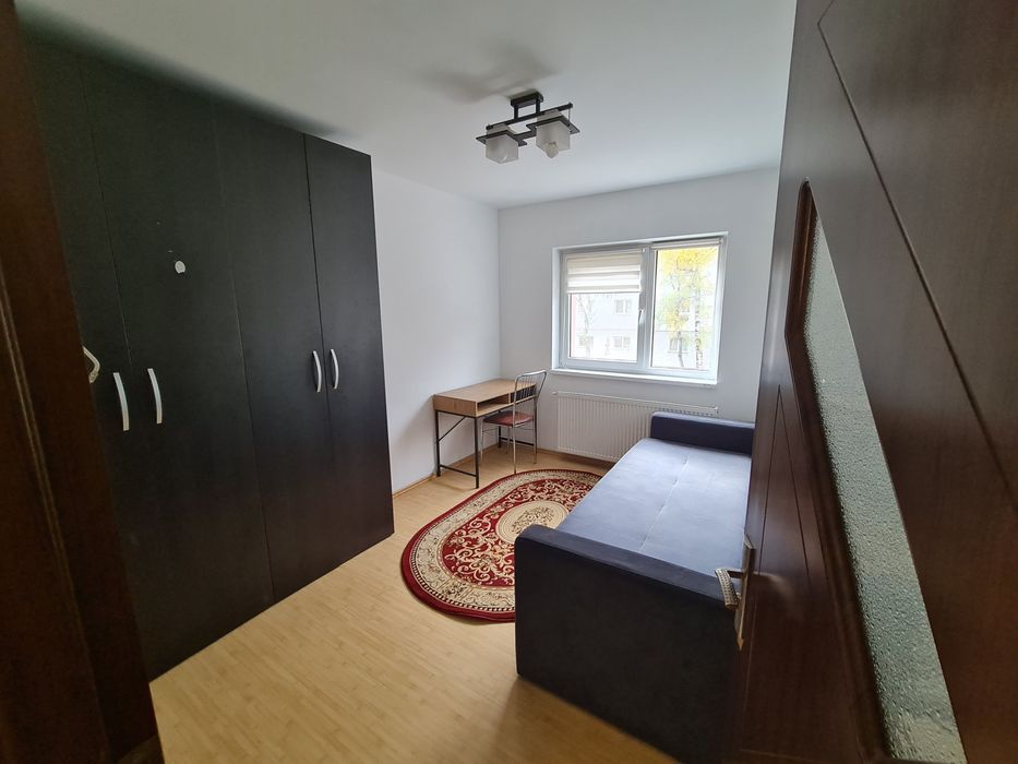 Proprietar, inchiriez ap 3 camere in Tractorul