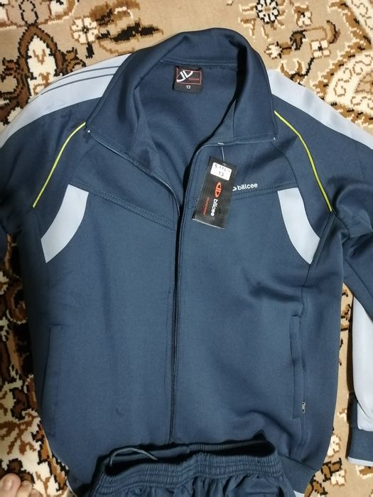 Продам куртку и спортивный костюм