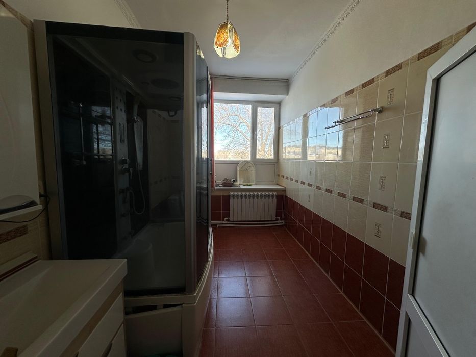 Продам 4х комн квартиру