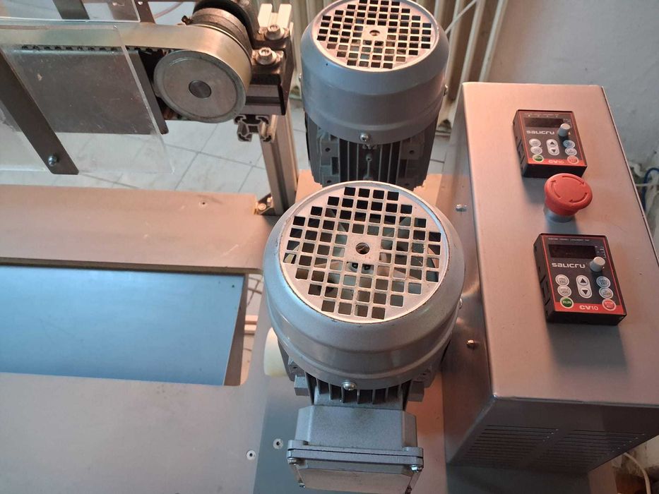 Masina de Rulat Boilies  20mm, 24mm cu taietor automat