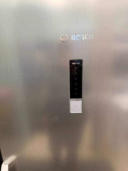 Хладилник с фризер BOSCH KGN36VLED