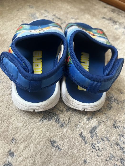 Sandale Minions marimea 26