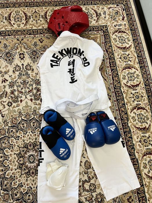Продам форму для Тэквандо на мальчика