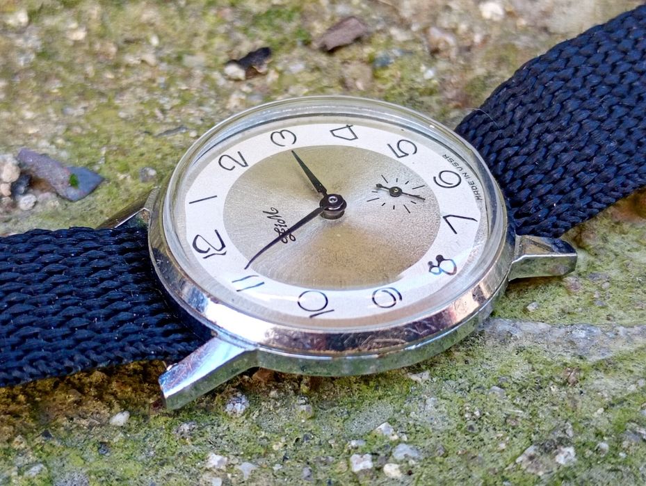 Прекрасен Руски Механичен часовник Зим