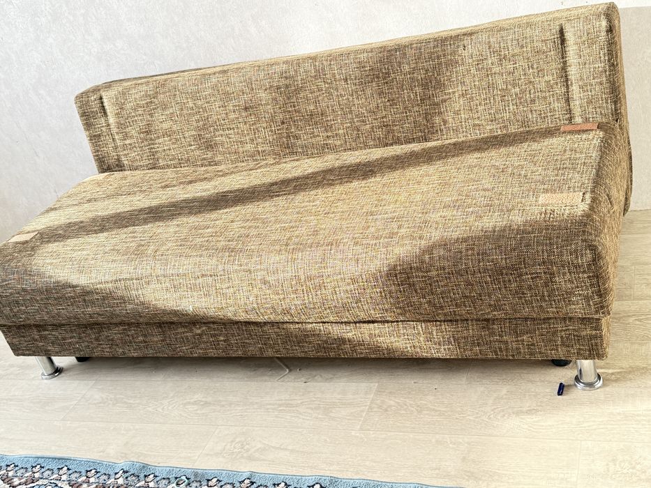 Продается диван хороший