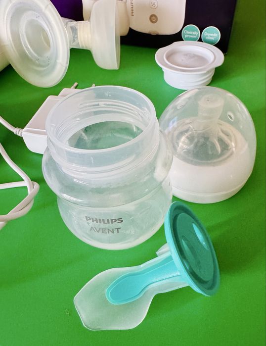 Акумулаторна помпа за кърма Avent Natural Motion Premium, хладилна чанта Avent, ръчна помпа Avent