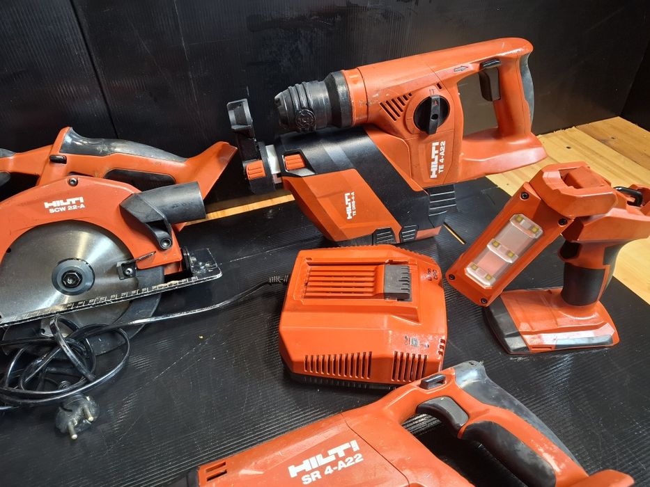 Hilti set sau Separat