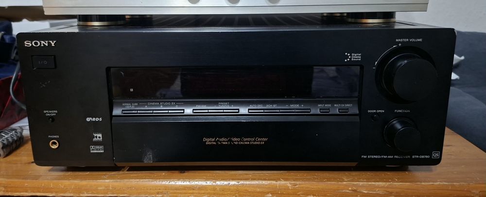 Продавам ресивъри