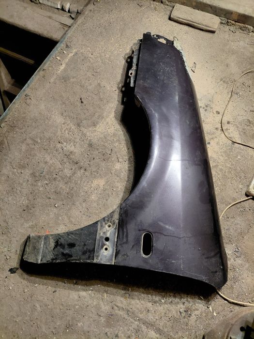 продам крыло водительская сторона