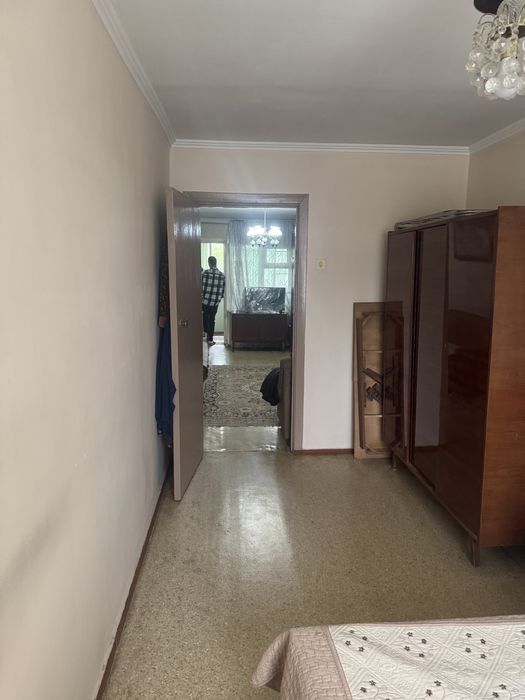 Чиланзар 23 квартал продаётся 2 комнатная квартира зелёный двор, школа