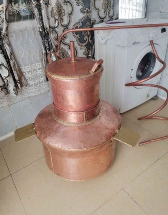 Vand cazane de facut tuica din cupru alimentar avem pe stoc de 80 de l