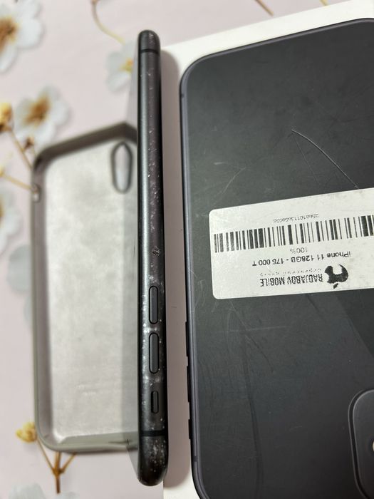 Продам Айфон 11 128гб