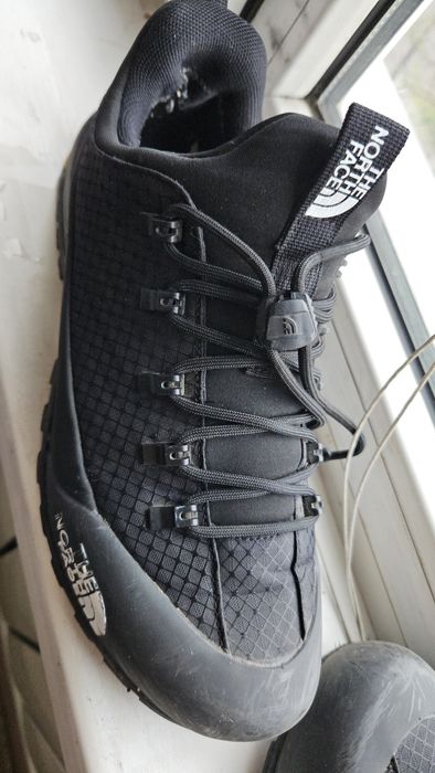 Кроссы The North Face 43 р.